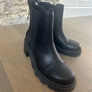 Sorel Joan  Black Waterproof Leather Ankle Boots 9.5 Lug Sole
